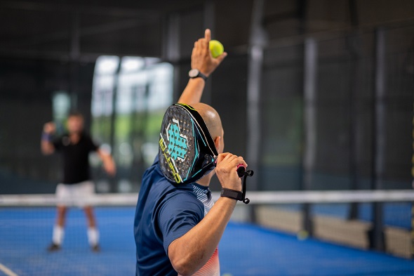 Paddle tenis je stále populárnějším sportem