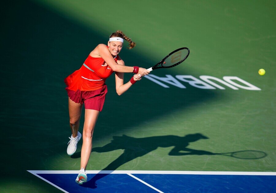 Česká tenistka Petra Kvitová během utkání na turnaji WTA v Dubaji - WTA Dubai Tennis Championship program, výsledky, živé přenosy a live stream online