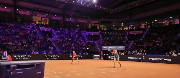 Tenis, WTA, turnaj žen ve Stuttgartu, Německo, antuka, hala