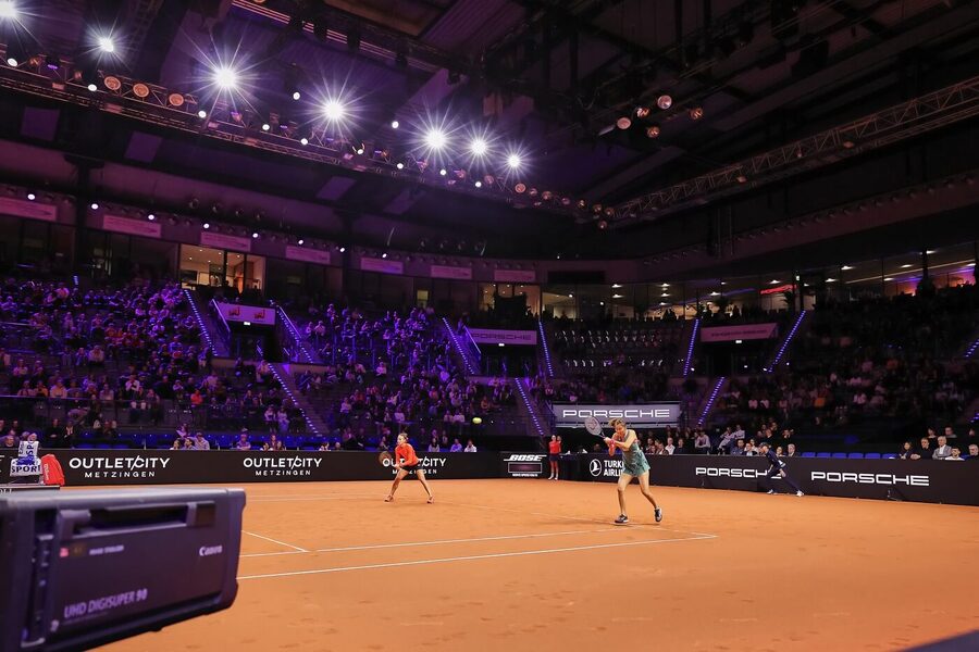 Tenis, WTA, turnaj žen ve Stuttgartu, Německo, antuka, hala