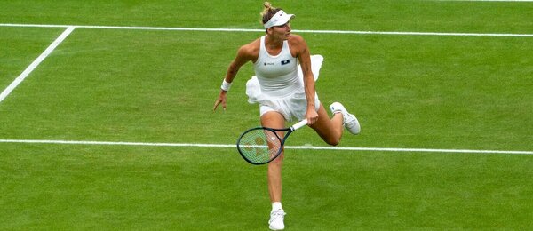Tenis, WTA, Markéta Vondroušová během finále Wimbledonu, Londýn, All England Club