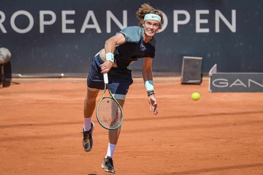 Tenis, ATP, Andrey Rublev při zápase na antukové akci v Hamburgu - European Open v Německu