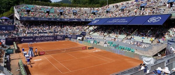 Tenis, ATP, pohled na centrální kurt při ATP Kitzbuehel, Rakousko