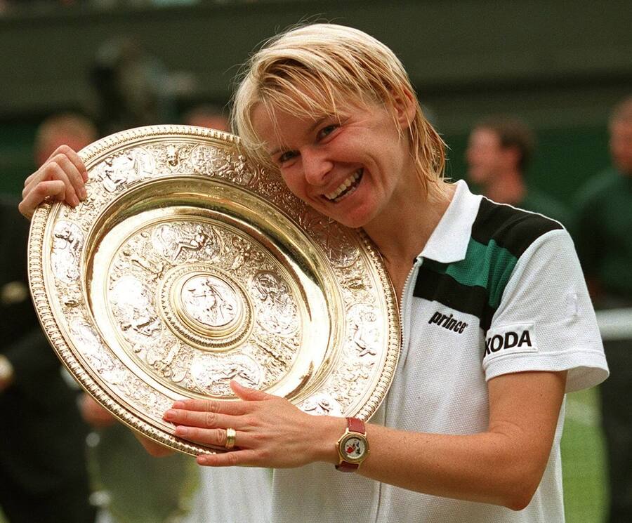 Jana Novotná, historicky druhá česká vítězka dvouhry na Wimbledonu (1998)