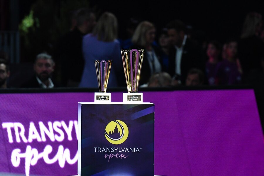Tenis, WTA, trofeje pro finalistku a vítězku turnaje v rumunské Kluži, Cluj-Napoca, Transylvania Open
