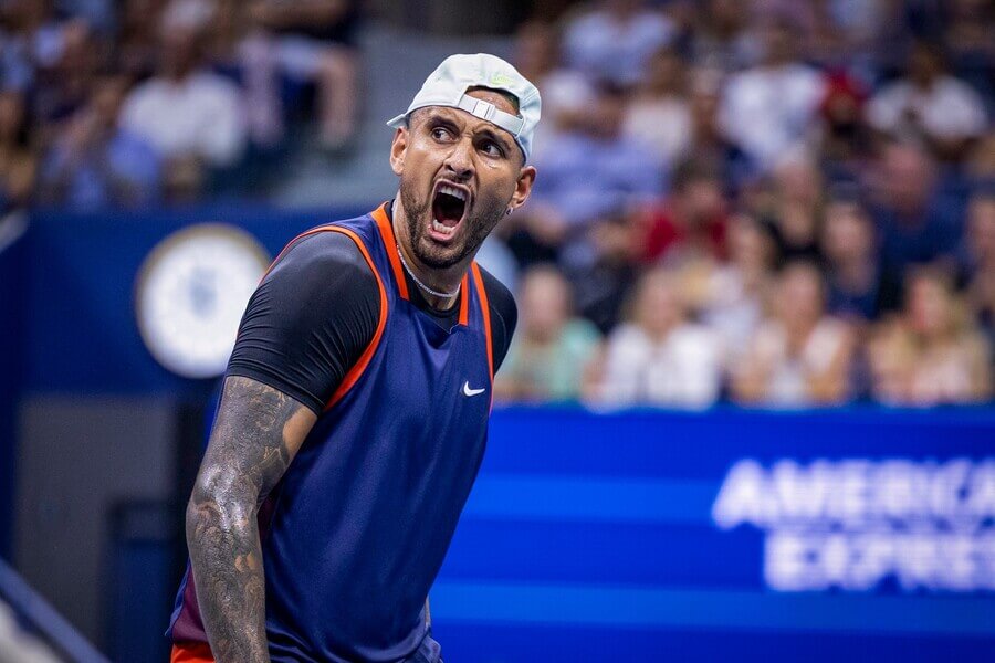 Tenista Nick Kyrgios v zápase na grandslamu US Open - Kyrgiose a další tenisty zachycuje seriál Break Point na Netflixu - foto Profimedia