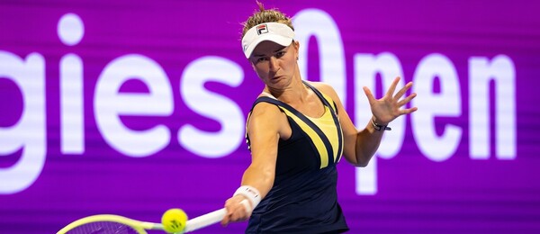 Tenis, česká hráčka Barbora Krejčíková na turnaji WTA Tour 2023 - Krejčíková dnes hraje s Kvitovou na WTA Dubai - sledujte tenis Kvitová vs Krejčíková živě