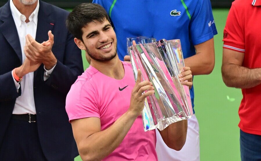 Španělský tenista Carlos Alcaraz se po vítězství na ATP 1000 v Indian Wells 2023 vrací na první místo žebříčku ATP ve dvouhře