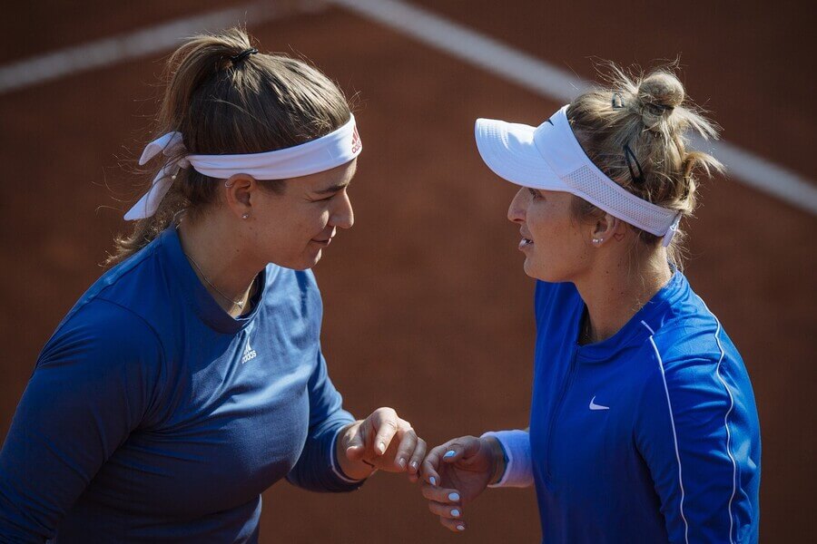 Tenis, BJK Cup, Karolína Muchová a Markéta Vondroušová během kvalifikace pro týmový Billie Jean King Cup