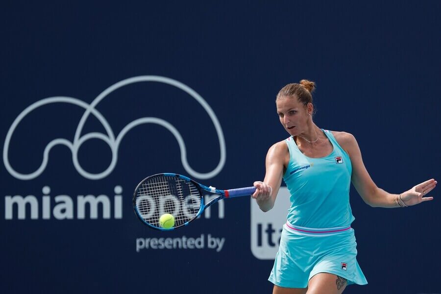 Česká tenistka Karolína Plíšková na turnaji WTA Miami Open 2023 - Plíšková dnes v Miami hraje s Vondroušovou - sledujte tenis Plíšková vs Vondroušová živě a online