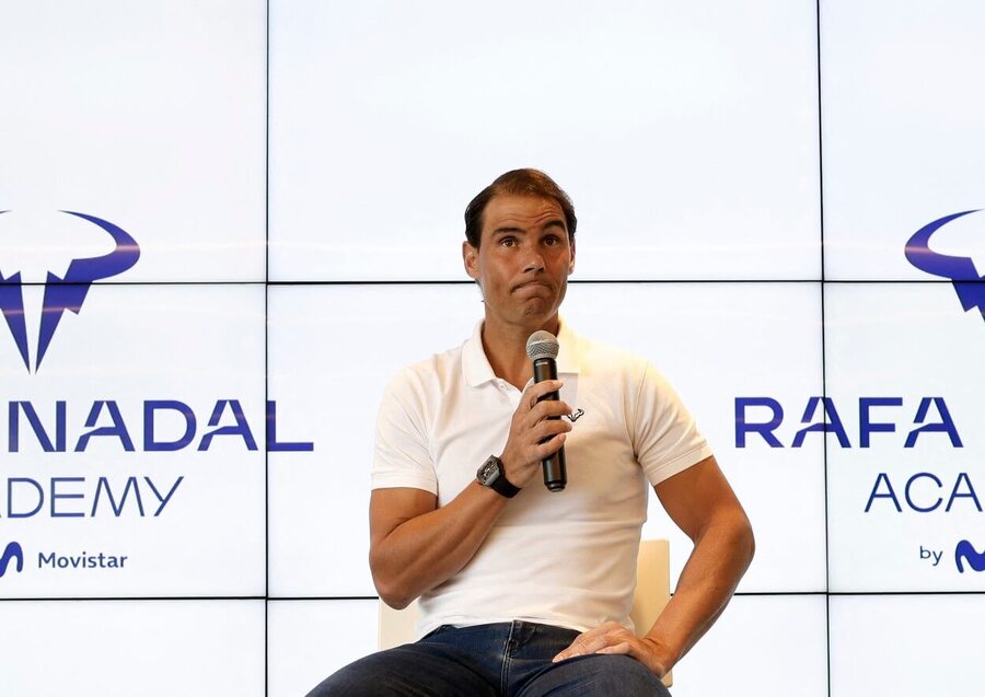 Tenis, Rafael Nadal na tiskové konferenci oznamuje, že nebude na French Open 2023