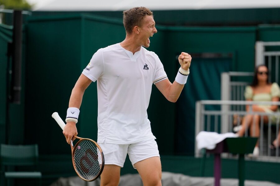 Tenis, Wimbledon, Londýn, tráva, Jiří Lehečka během zápasu 3. kola proti Tommy Paulovi