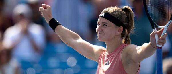 Česká tenistka Karolína Muchová oslavuje postup do finále WTA Cincinnati 2023 - sledujte dnes tenis Muchová vs Gauff živě online