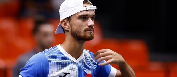 Tenis, ATP, Tomáš Macháč během Davis Cupu 2023 ve Valencii, zápas s Jižní Koreou