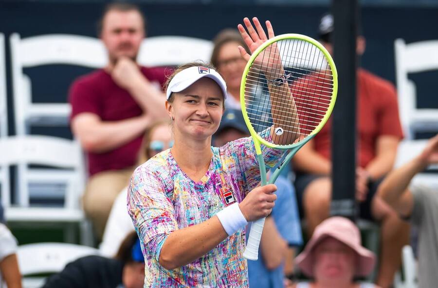 Tenis, ženy - Barbora Krejčíková na turnaji v San Diegu vyhrála titul ve dvouhře i čtyřhře, dnes ji čeká osmifinále WTA 500 Zhengzhou v Číně