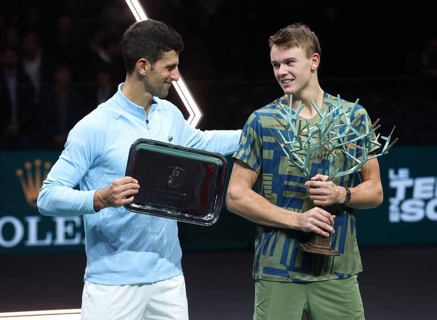 Tenis, ATP, Novak Djokovič a Holger Rune po finále ATP Masters Paris ve Francii