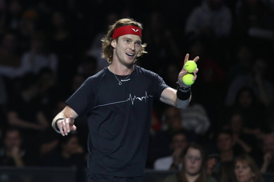 Tenis, ATP, Andrey Rublev při exhibičním zápase v Londýně