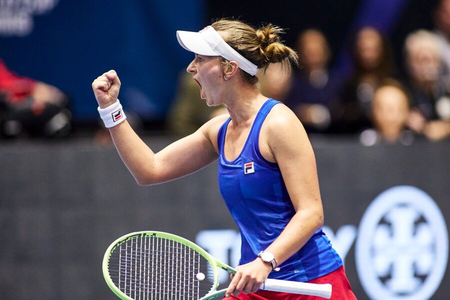 Tenis, WTA, Barbora Krejčíková během týmového BJK Cupu