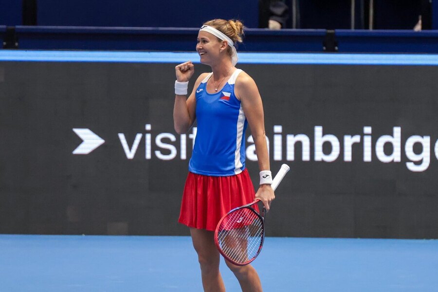 Tenis, WTA, Marie Bouzková během týmového BJK Cupu, Sevilla