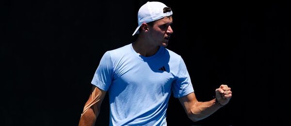 Český tenista Jakub Menšík ve vítězném finále kvalifikace na Australian Open 2024 v Melbourne, kde ho v prvním kole vyzve Denis Shapovalov