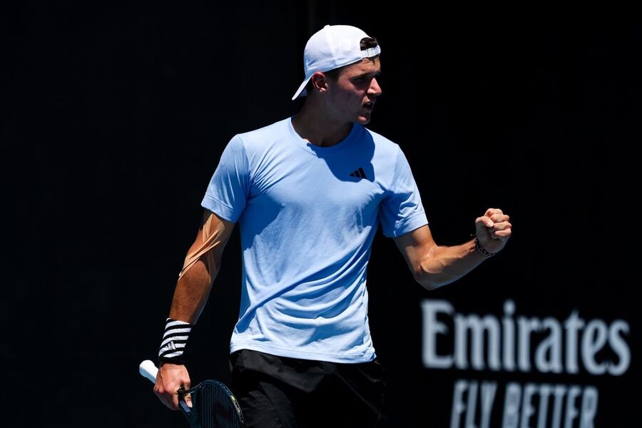 Český tenista Jakub Menšík ve vítězném finále kvalifikace na Australian Open 2024 v Melbourne, kde ho v prvním kole vyzve Denis Shapovalov