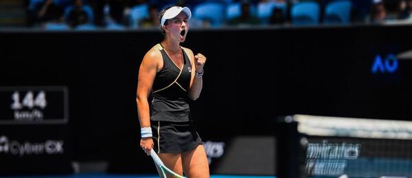 Česká tenistka Barbora Krejčíková v Melbourne oslavuje postup do druhého kola Australian Open 2024, vyzve ji Tamara Korpatsch
