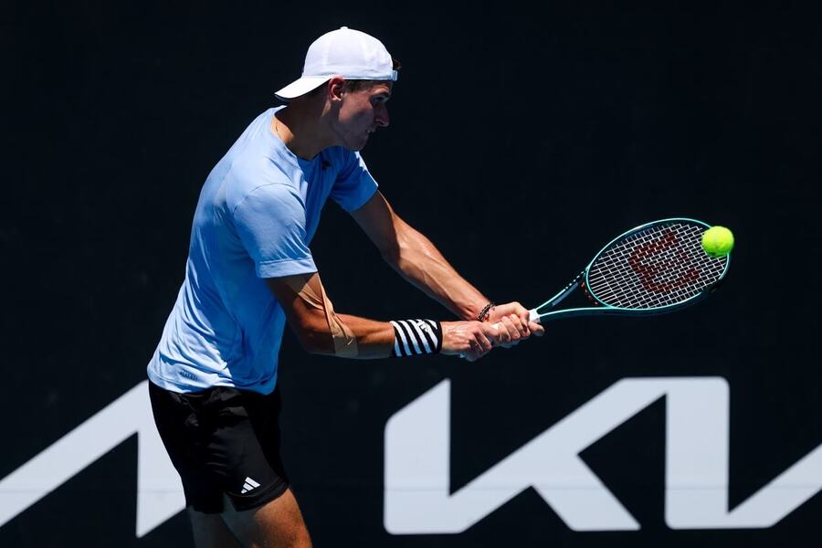 Tenis, grandslam Australian Open, Jakub Menšík při posledním kole kvalifikace v Melbourne