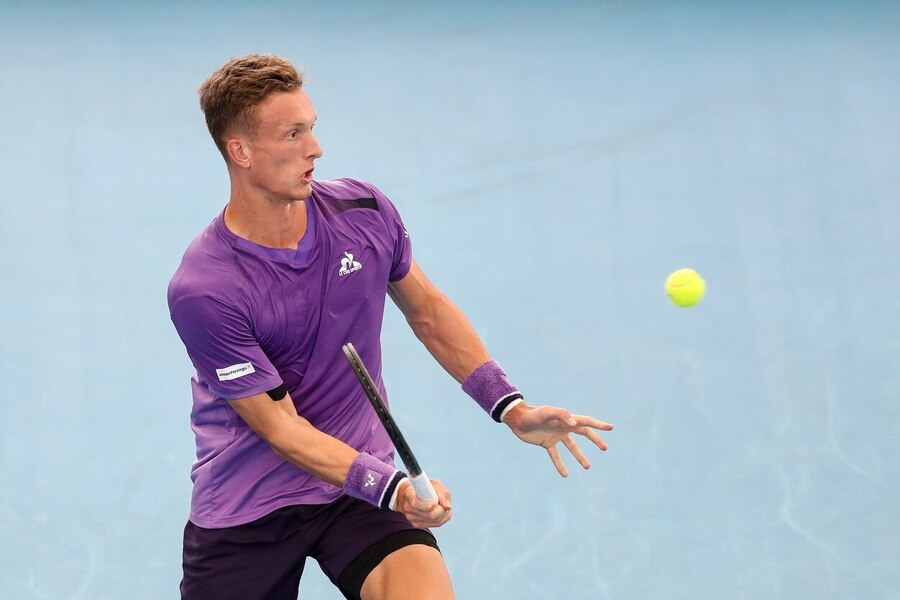 Jiří Lehečka ve finále ATP Adelaide International 2024, na Australian Open 2024 vyhrál i svůj další zápas a postoupil do 2. kola