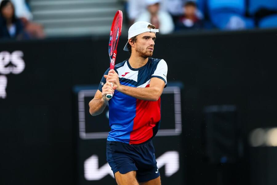 Tenis, grandslam Australian Open, Tomáš Macháč při zápase 2. kola