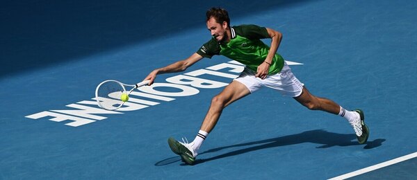 Tenista Daniil Medveděv ve vítězném čtvrtfinále na Australian Open 2024, v semifinále ho vyzve Alexander Zverev