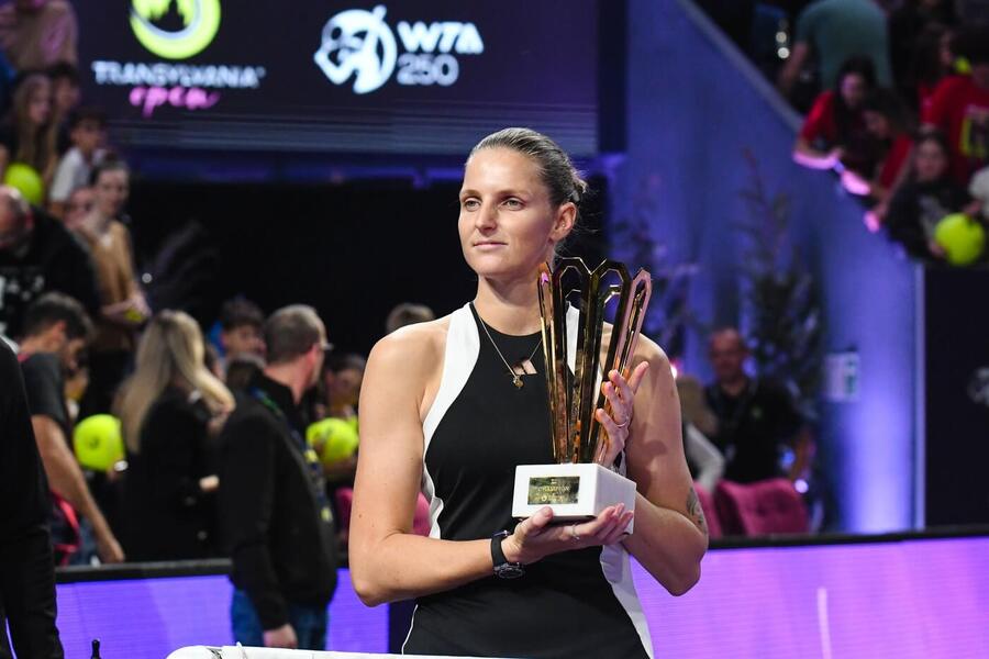 Tenis, WTA, Karolína Plíšková s trofejí z Kluže, Cluj-Napoca