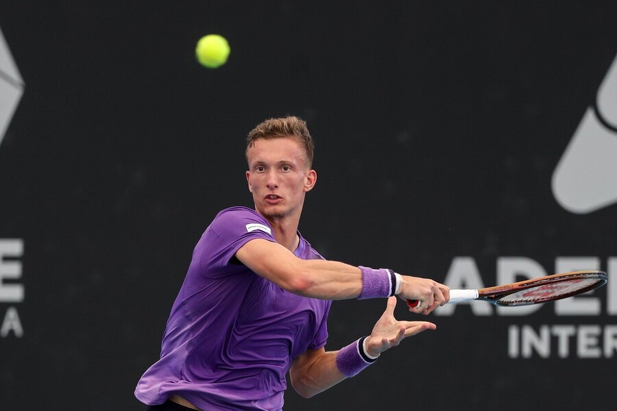 Tenis, ATP, Jiří Lehečka během zápasu na turnaji v Adelaide, Austrálie