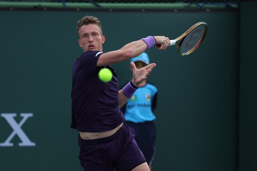 Český tenista na turnaji ATP 1000 v Indian Wells, kde došel až do čtvrtfinále. Jako další Lehečka startuje na Miami Masters