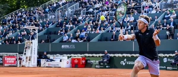 Tenista Casper Ruud na antukovém turnaji ATP 250 v Ženevě, který vyhrál v letech 2021 a 2022