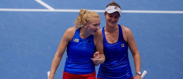 Tenis, WTA, deblový pár Barbora Krejčíková a Kateřina Siniaková během finále BJK Cupu