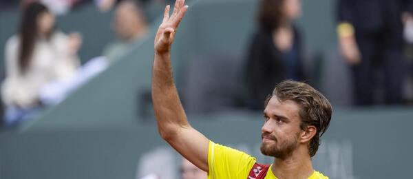 Tenis, ATP, Tomáš Macháč slaví vítězství nad Djokovičem v Ženevě, Švýcarsko