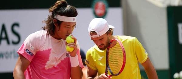 Tenis, ATP, Tomáš Macháč a Zhizhen Zhang během čtyřhry na Roland Garros, French Open