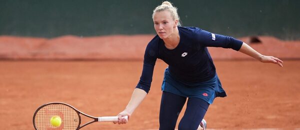 Kateřina Siniaková na dvorci areálu Roland Garros v Paříži, kde se uskuteční olympijský turnaj na LOH 2024