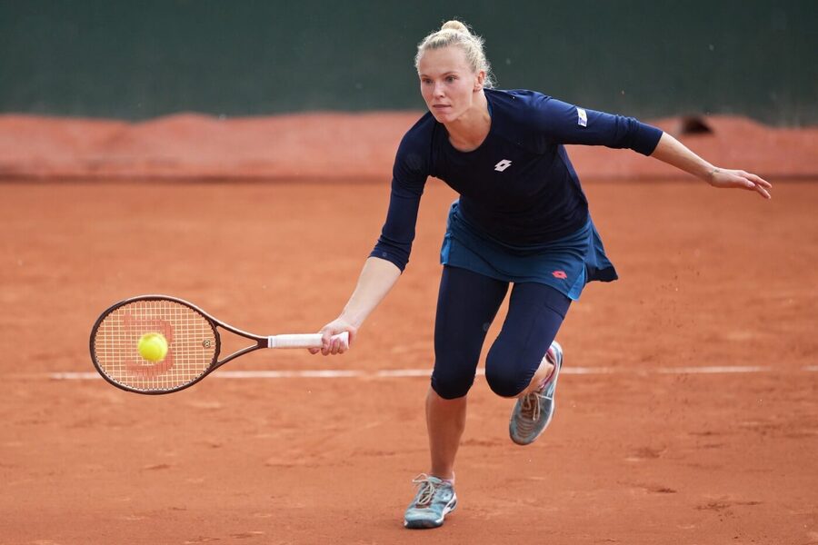 Kateřina Siniaková na dvorci areálu Roland Garros v Paříži, kde se uskuteční olympijský turnaj na LOH 2024