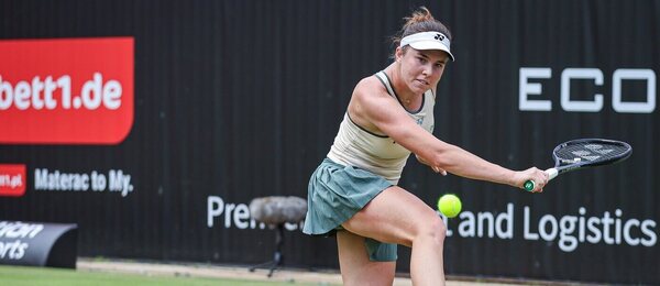 Linda Nosková na turnaji WTA ecotrans Ladies Open 2024 v Berlíně, kde se dnes v osmifinále střetne s Ons Jabeur