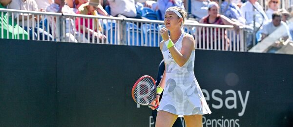 Marie Bouzková na turnaji v Eastbourne