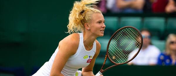 Tenis, Wimbledon, Kateřina Siniaková během dvouhry v All England Clubu, Londýn, grandslam