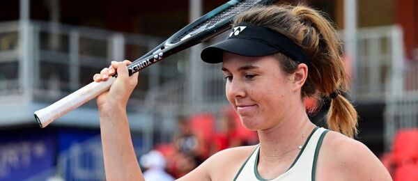 Linda Nosková slaví vítězství na WTA Prague Open 2024 v Praze, kde si dnes zahraje semifinále proti Magdě Linette