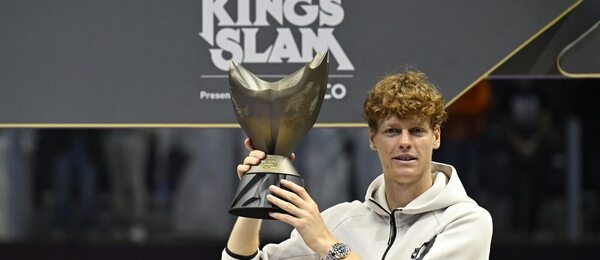 Tenista Jannik Sinner po vítězství na turnaji Six Kings Slam 2024. Jaký je aktuální program a výsledky?