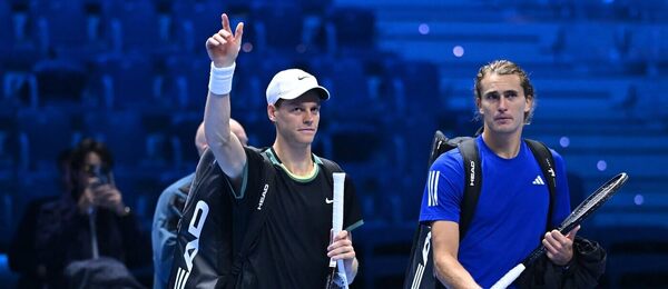 Jannik Sinner a Alexander Zverev během tréninku na Turnaji mistrů 2024