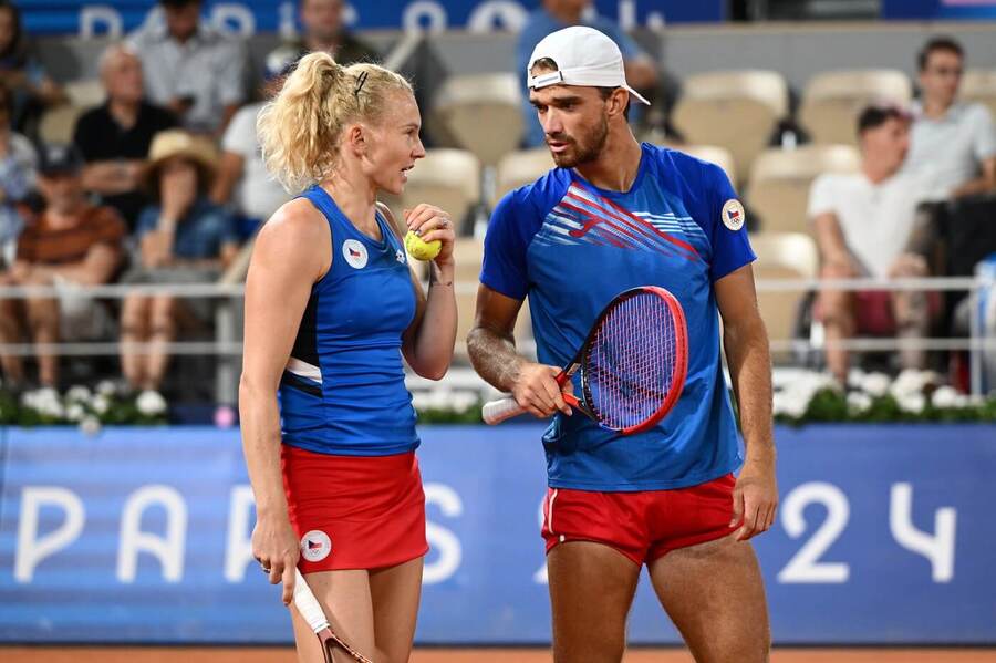 Tenis, smíšená čtyřhra, Tomáš Macháč a Kateřina Siniaková během olympiády v Paříži