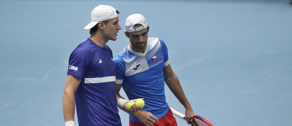 Tenis, ATP, Tomáš Macháč a Jakub Menšík během týmového Davis Cupu, Davisův pohár