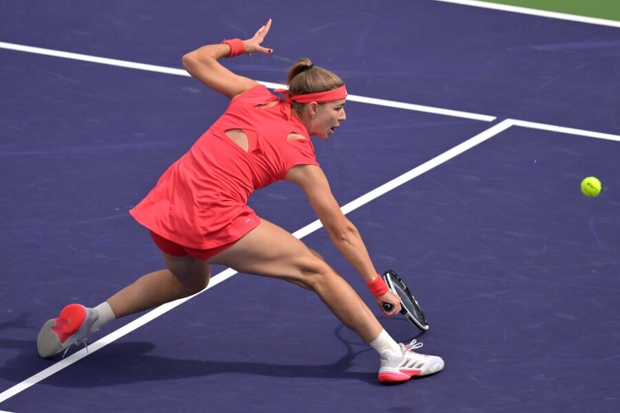 Karolína Muchová na turnaji WTA 2025 v Indian Wells, dnes Muchová hraje 2. kolo Miami Open proti Victorii Azarence