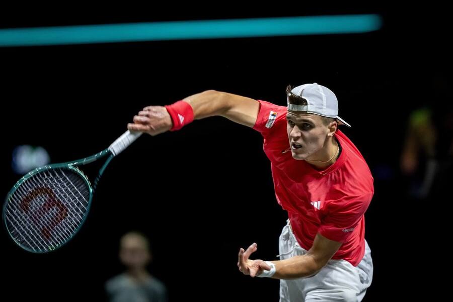 Tenis, ATP, Jakub Menšík na turnaji v Rotterdamu, Nizozemsko, hala
