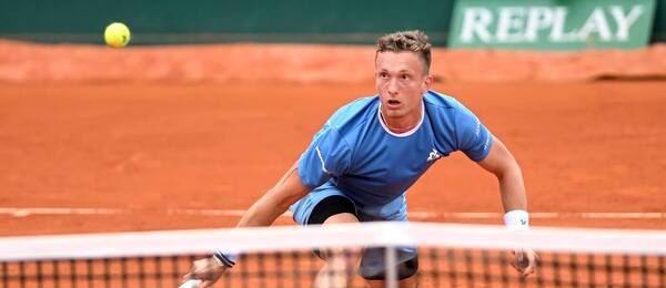 Český tenista Jiří Lehečka na antukovém turnaji v Mnichově, dnes Lehečka hraje 2. kolo ATP Madrid Masters 2025